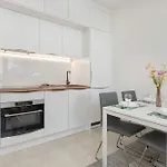 Sea Towers Nowoczesne W Gdyni Z Pieknym Widokiem I Parkingiem By Renters Appartement Gdynia