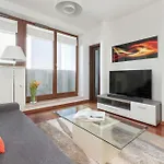 Sea Towers Nowoczesne W Gdyni Z Pieknym Widokiem I Parkingiem By Renters Appartement *