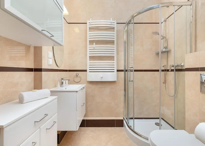 Sea Towers Nowoczesne W Gdyni Z Pieknym Widokiem I Parkingiem By Renters شقة