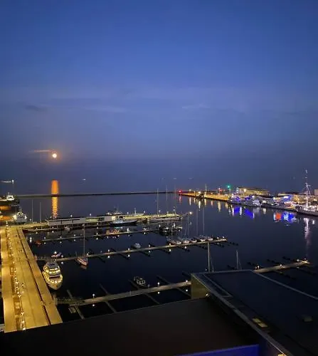 شقة Sea Towers Nowoczesne W Gdyni Z Pieknym Widokiem I Parkingiem By Renters