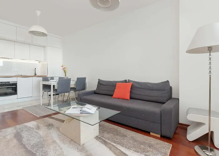 Sea Towers Nowoczesne W Gdyni Z Pieknym Widokiem I Parkingiem By Renters شقة