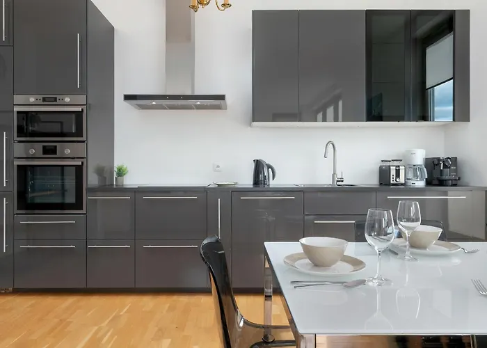 Sea Towers Nowoczesne W Gdyni Z Pieknym Widokiem I Parkingiem By Renters شقة غدينيا